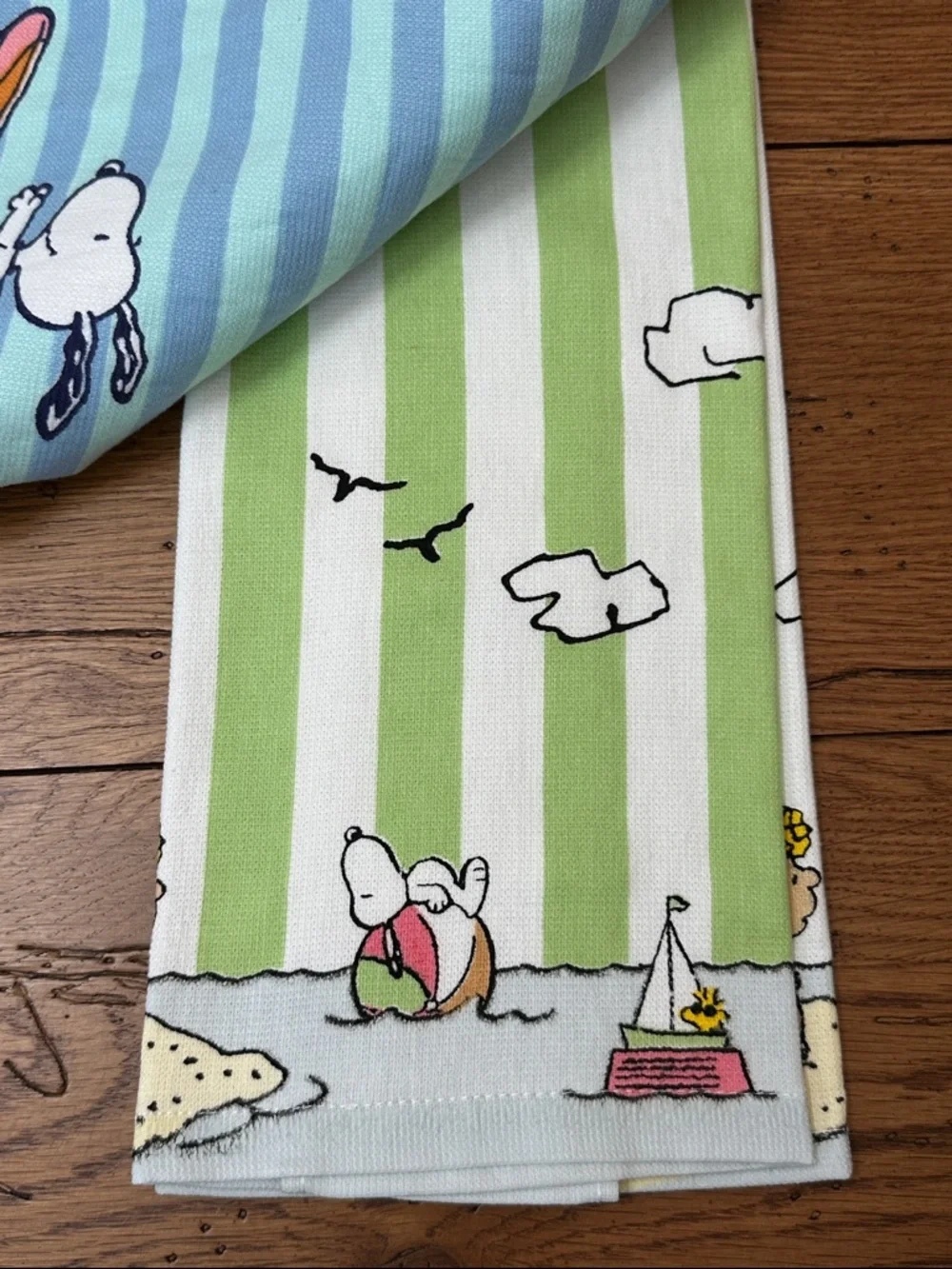 Peanuts Snoopy Relaxing Beach motif Kitchen Towels Set- Blue & Pink